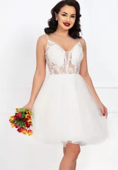 Rochie pretioasa de cununie alba din tulle decorata cu margele imagine