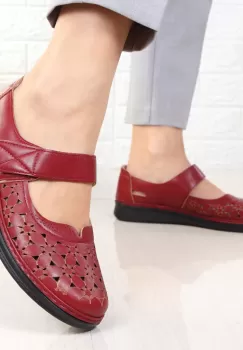 Pantofi bordo usori Nela imagine