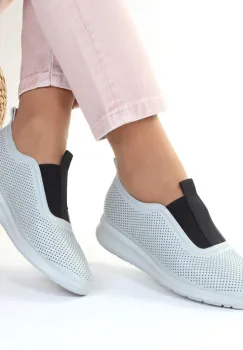 Pantofi gri perforati Cia imagine