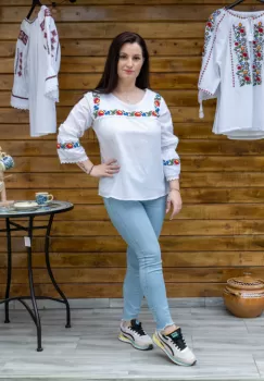 Bluza Ie Traditionala cu flori 3 imagine