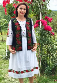 Costum Vesta si Rochie Minodora imagine