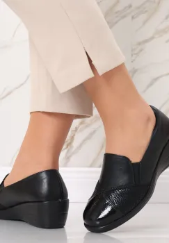 Pantofi dama cu platforma negri din piele ecologica lacuita Eila imagine