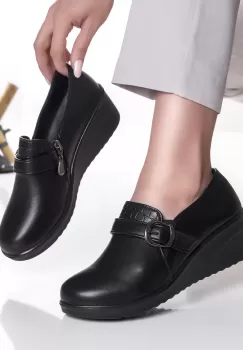 Pantofi dama cu platforma negri din piele ecologica pela imagine