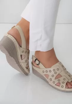 Sandale dama cu platforma Bej din Piele Ecologica Darosa imagine