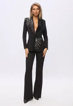 Compleu elegant format din doua piese cu sacou cambrat accesorizat cu pene si pantaloni cu talie inalta evazati imagine