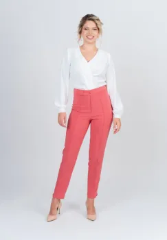 Pantalonii lungi conici cu dunga si nasturi decorativi imagine