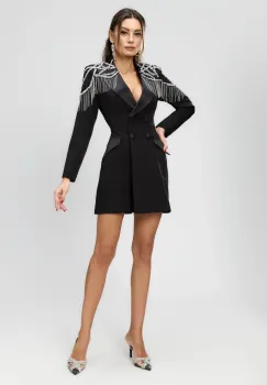 Rochie eleganta tip sacou cu accesorii pretioase pe umeri imagine