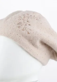 Caciula bej model tricotat cu perle si strasuri fine aplicate, dublata in interior imagine