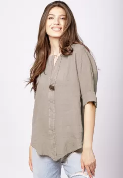 Camasa bej inchis din in cu nasture metalic decorativ imagine