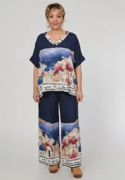 Compleu cu pantaloni din vascoza cu matase, cu imprimeu Santorini pe fond bleumarin imagine