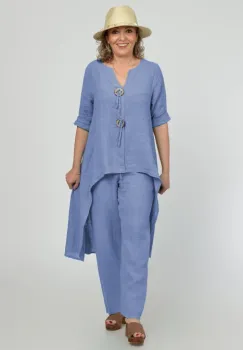 Compleu din in, cu nasturi decorativi, cu pantaloni si bluza tunica mai lunga in spate, albastru lavanda imagine