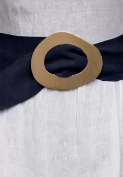 Curea bleumarin inchis din piele intoarsa naturala cu latime de 8 cm, catarama aurie neregulata imagine