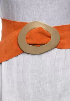 Curea portocalie din piele intoarsa naturala cu latime de 8 cm, catarama aurie neregulata imagine