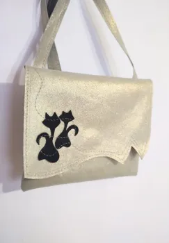 Geanta aurie  din piele naturala de efect ,cu pisicute imagine