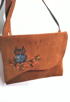 Geanta  Camel, din piele naturala ,cu bufnita pictata si note muzicale imagine