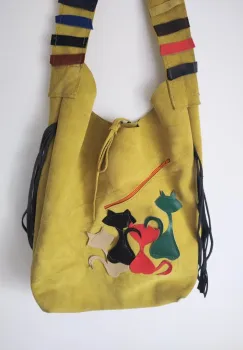 Geanta handmade , din piele naturala intoarsa galbena, cu pisicute imagine