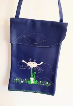 Geanta handmade  vesela din piele naturala ,cu pisicuta imagine