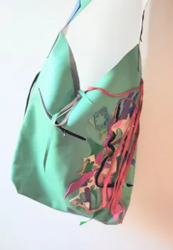 Geanta verde turcoaz  din piele naturala, cu aplicatii multicolore ,unicat imagine