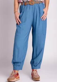 Pantaloni albastru jeans, masura mare, cu curea, din vascoza imagine