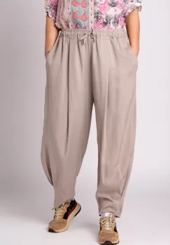 Pantaloni bej, masura mare, din tencel, cu siret imagine