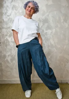 Pantaloni bleumarin din denim subtire cu croiala ampla si talie elastica imagine