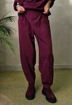 Pantaloni dama din catifea reiata de bumbac cu croi balon si buzunare aplicate, bordo imagine