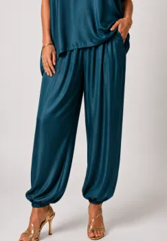 Pantaloni din matase si vascoza satinata cu croi lejer si elastic la glezna, turcoaz inchis imagine