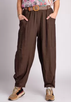 Pantaloni maro, masura mare, cu curea, din vascoza imagine