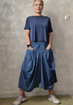 Pantaloni oversize albastru denim cu croiala ampla si buzunare imagine