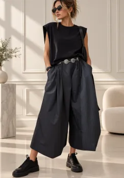 Pantaloni palazzo asimetrici cu panou suprapus in dungi si croi amplu, negri imagine