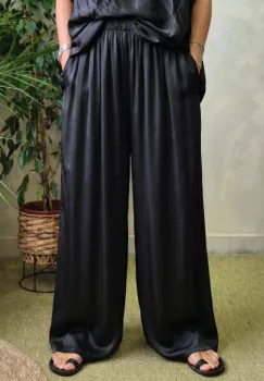 Pantaloni palazzo fluizi din matase si vascoza satinata, negri imagine