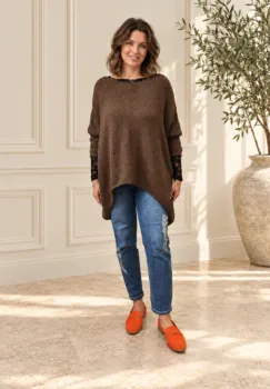 Pulover asimetric, oversize cu maneca cazuta, maro cald imagine
