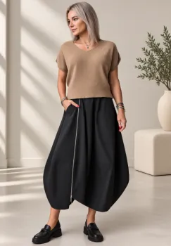 Pulover lejer cu maneci fluture si decolteu in V, camel imagine