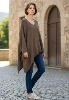 Pulover pufos bej inchis, oversize cu colt si decolteu in V imagine