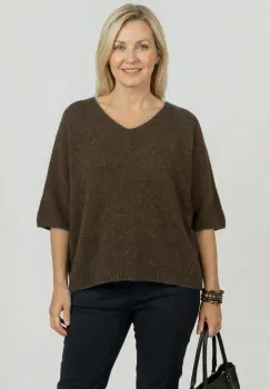 Pulover pufos cu alpaca, oversize cu maneca fluture, maro imagine