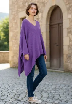 Pulover pufos mov, oversize cu colt si decolteu in V imagine