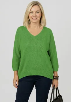 Pulover pufos verde deschis cu decolteu in V si maneca fluture imagine