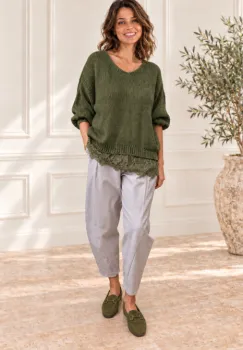 Pulover pufos verde kaki, oversize cu dantela pe margini si decolteu in V imagine