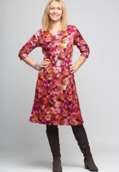 Rochie A line midi, imprimeu predominant in nuante de roz si fucsia, din vascoza imagine