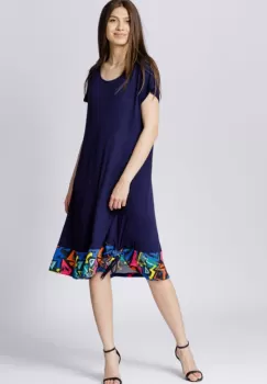 Rochie bleumarin din vascoza cu volan imprimeu geometric si sireturi laterale imagine