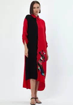 Rochie camasa oversize rosu-negru cu broderie silueta fata africana, din vascoza imagine
