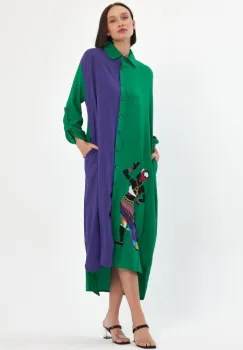 Rochie camasa oversize verde-mov cu broderie silueta fata africana, din vascoza imagine