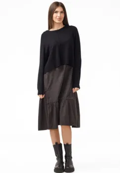 Rochie catifelata suprapusa, cu puloveras petrecut la spate, neagra imagine