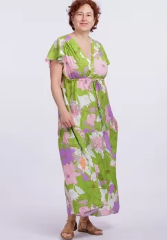 Rochie cu bust petrecut si imprimeu floral pe fond verde imagine