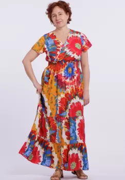 Rochie cu talia evidentiata si bust petrecut, imprimeu floral predominant rosu imagine