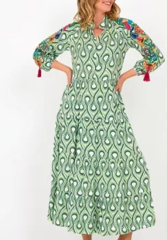 Rochie cu volane si broderie pe maneci, din vascoza, imprimeu verde imagine