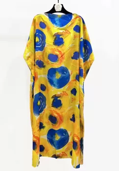 Rochie de plaja lunga tip poncho din matase cu flori galbene pe fond galben imagine