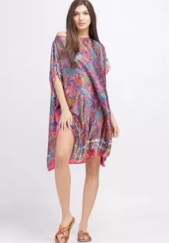 Rochie de plaja tip poncho din matase cu imprimeu paisley pe fond fucsia imagine