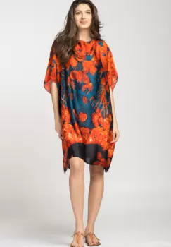 Rochie de plaja tip poncho din matase cu motive florale pe fond bleumarin imagine