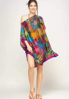 Rochie de plaja tip poncho din matase imprimat cu mandale multicolore cu albastru si bordo pe margine imagine